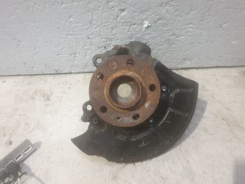 WIELNAAF LINKS VOOR Volkswagen Golf IV (1J1), Gebruikt, Berliner Ring 2 38440 Wolfsburg, DE, Volkswagen, Volkswagen AG
