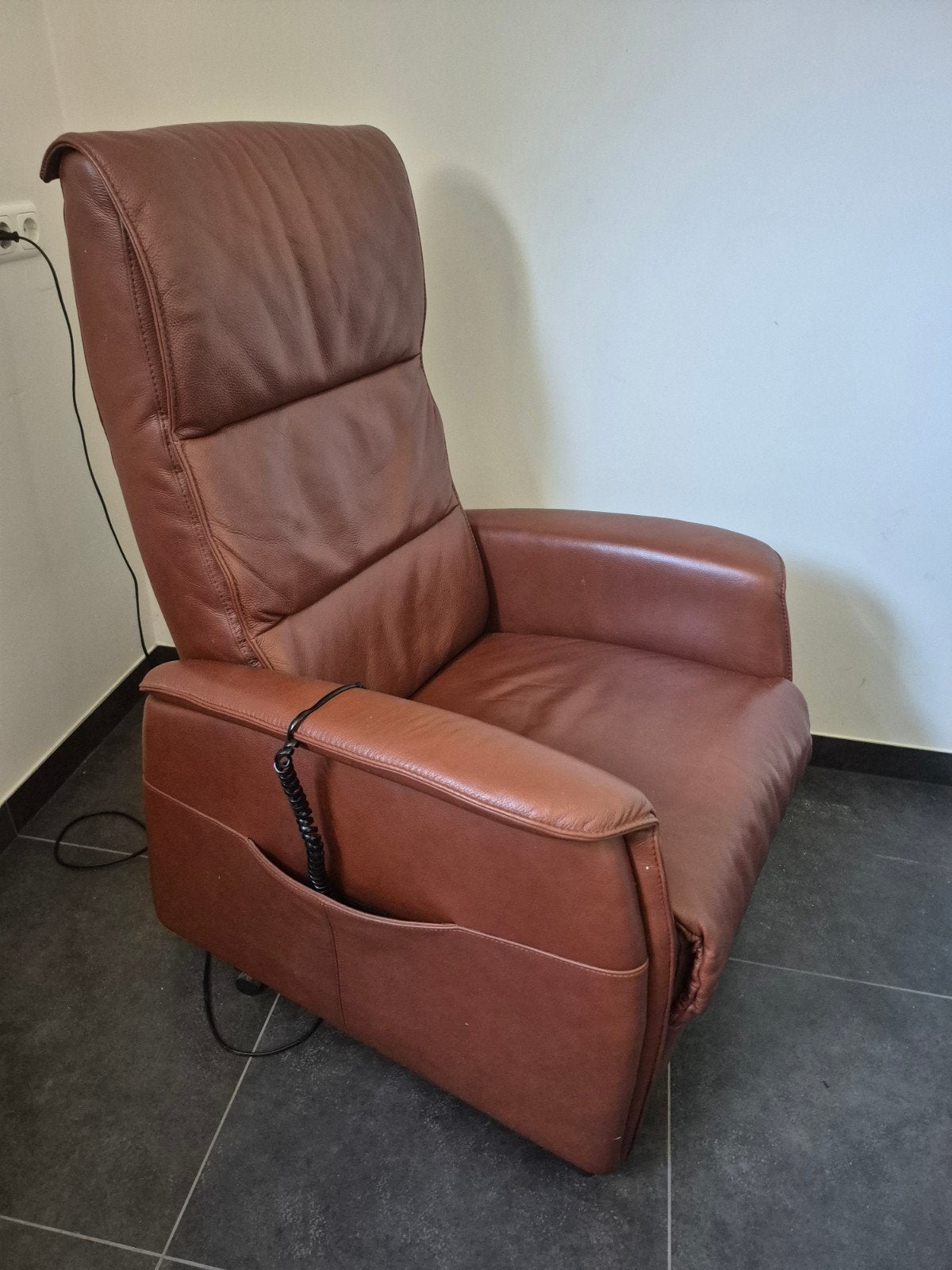 sta op/ relaxstoel, Huis en Inrichting, Fauteuils, Ophalen, Leer, 50 tot 75 cm