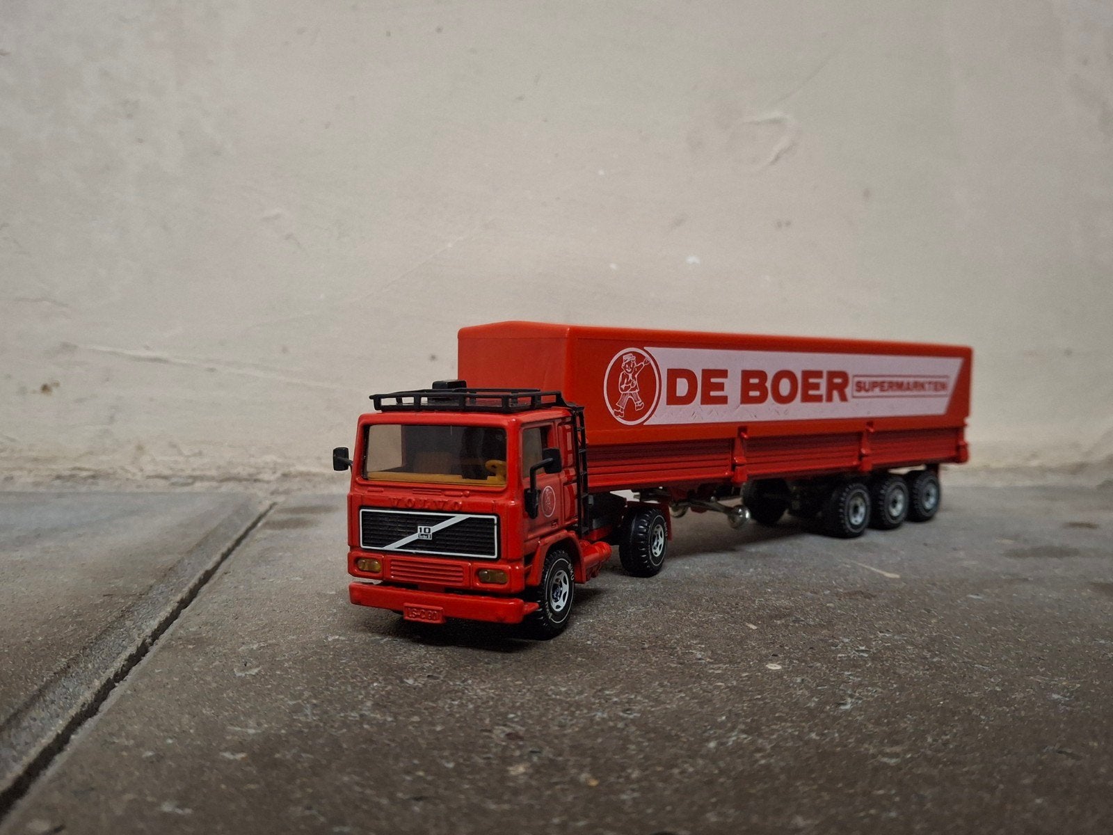 Siku Volvo F10 De Boer Supermarkten, Ophalen of Verzenden, Bus of Vrachtwagen, SIKU