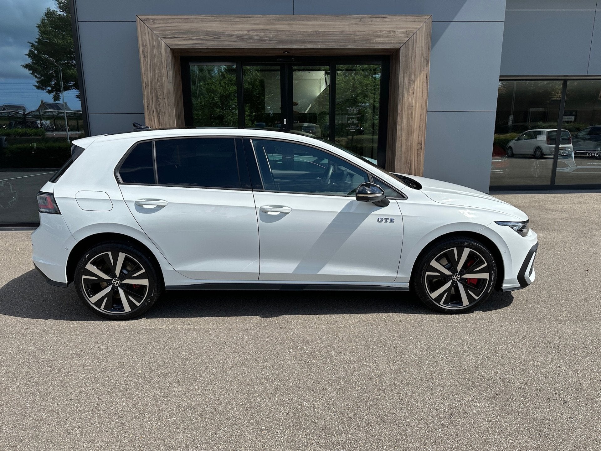 Volkswagen Golf 1.5 eHybrid GTE 272pk | Head up | Black Styl, Auto's, Volkswagen, 12 maanden, 77 km/l, Zwart, 4 cilinders