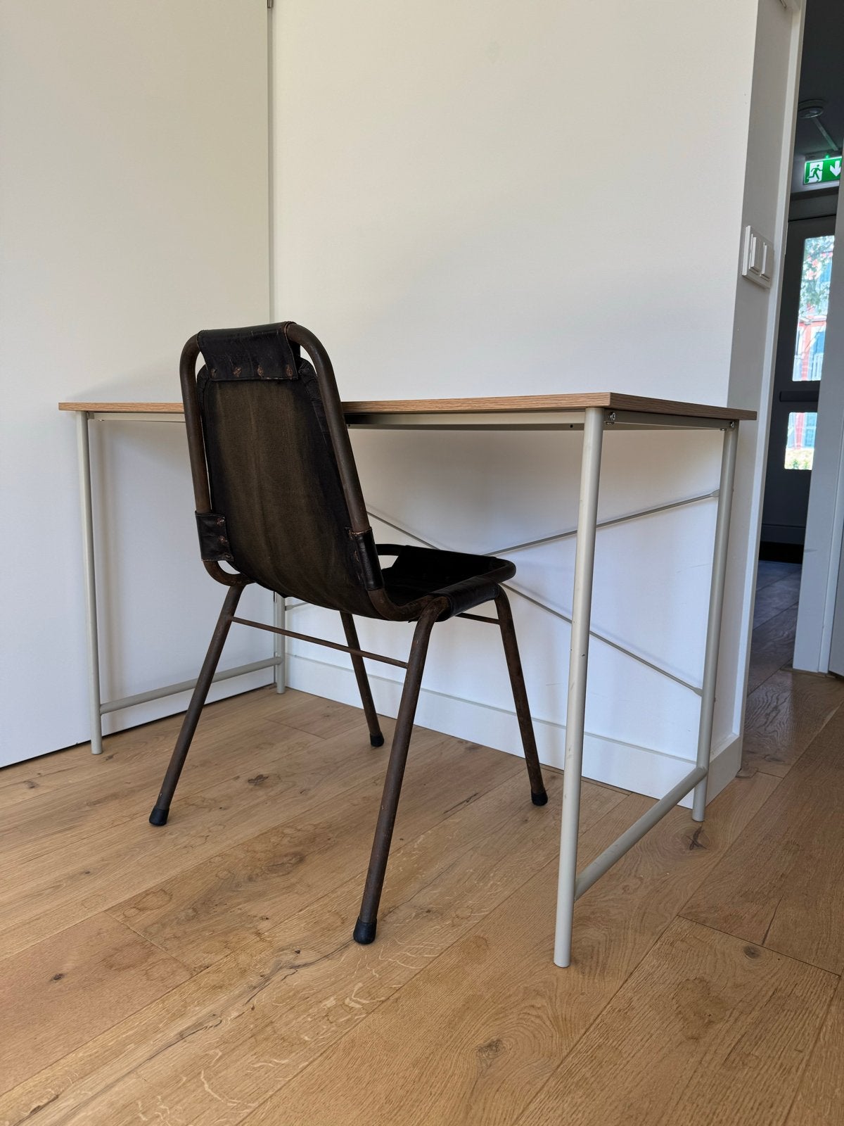 Stijlvolle Bureau Tafel - Perfect voor Thuiswerk of Studie, Huis en Inrichting, Bureaus, Overige typen, Hout, Bruin, Ophalen of Verzenden