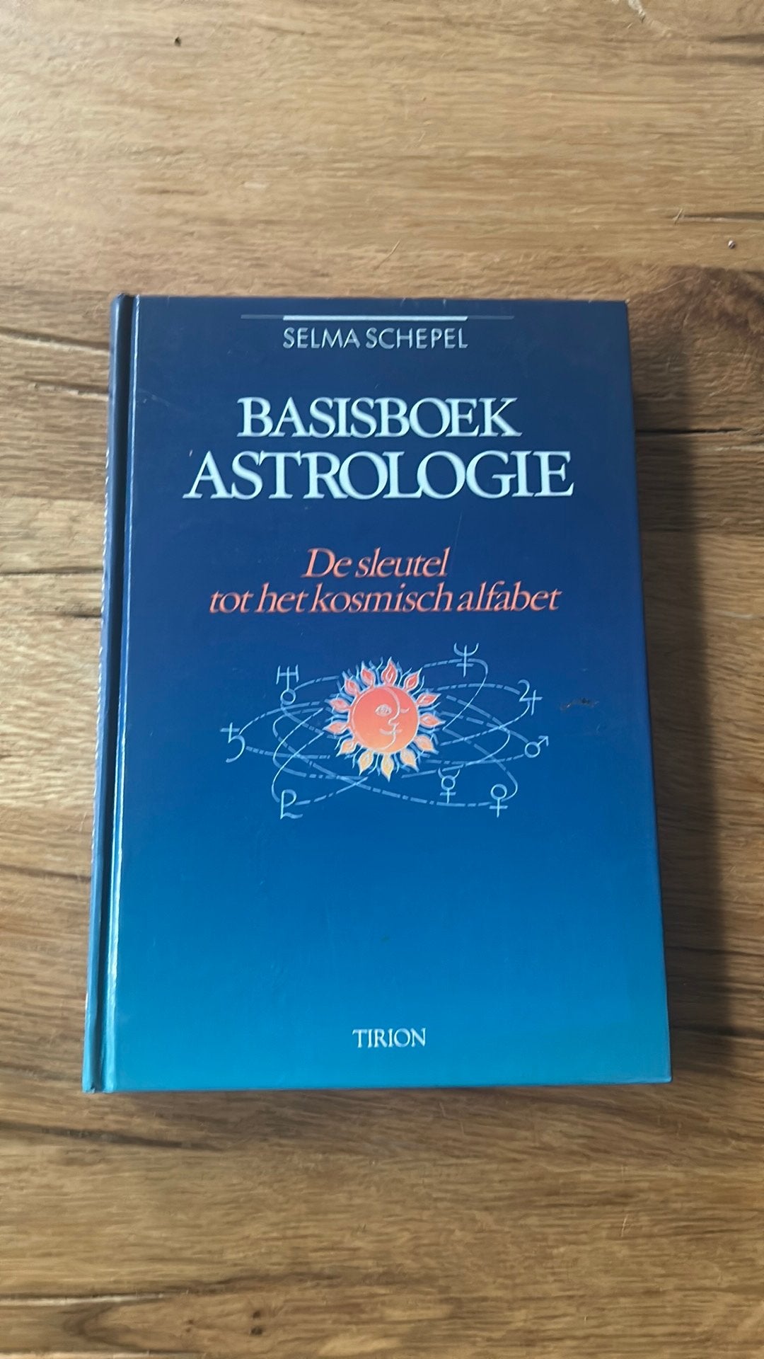S. Schepel - Basisboek astrologie, Achtergrond en Informatie, Spiritualiteit algemeen, Ophalen of Verzenden, Zo goed als nieuw