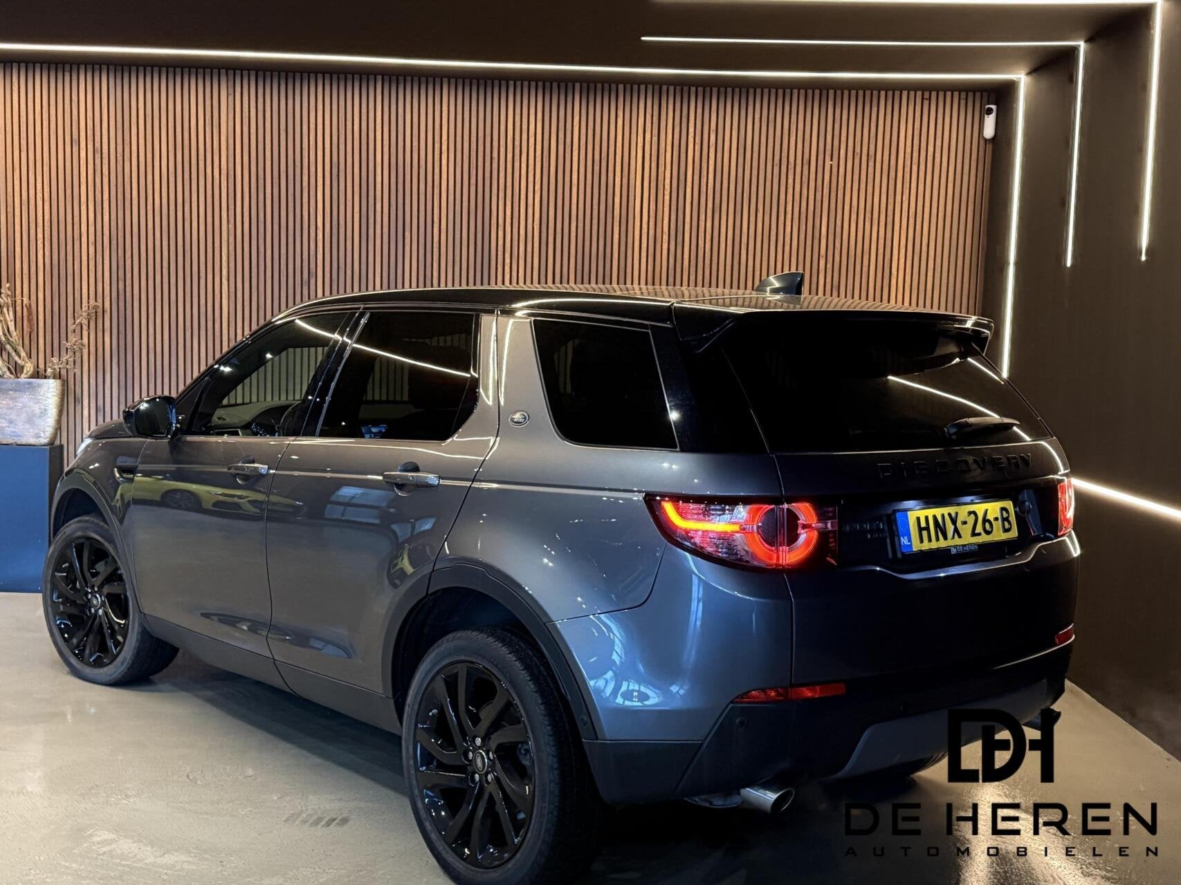 Land Rover Discovery Sport 2.0 Si4 SE Dynamic INCL12MND GRNT, Auto's, Adaptive Cruise Control, Gebruikt, 4 cilinders, 2000 kg