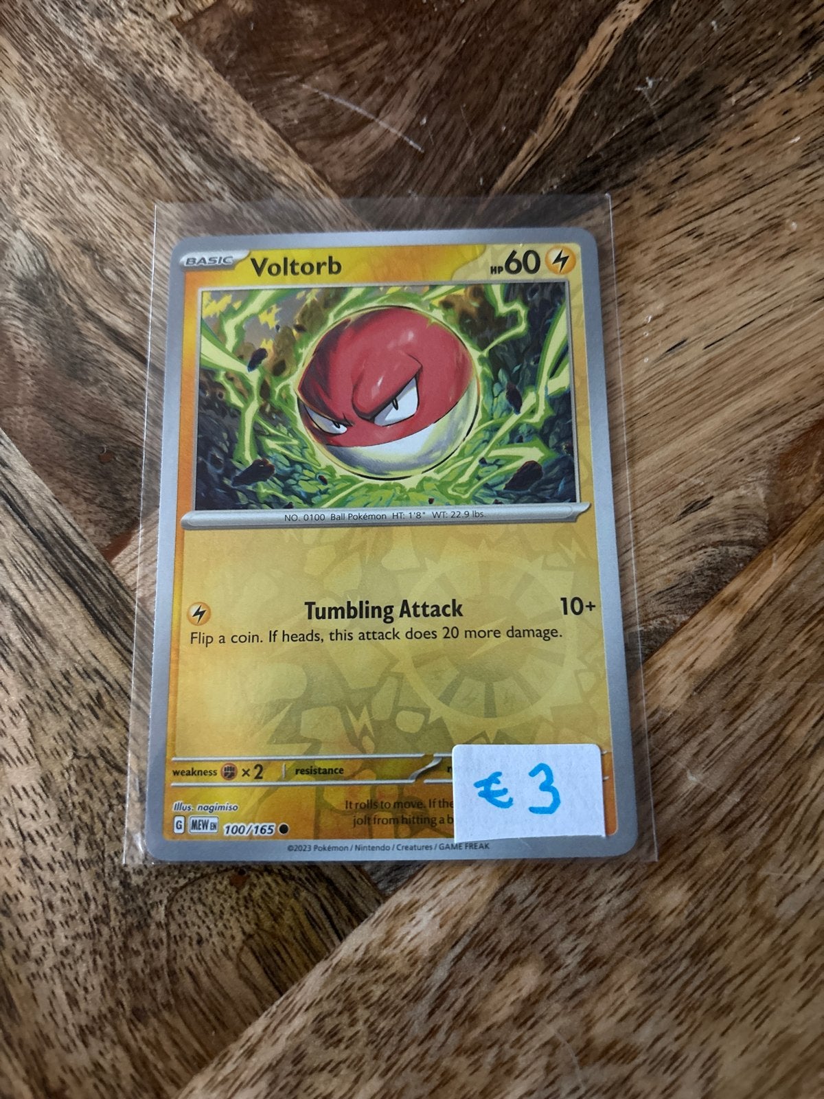 Pokémon Kaart: Voltorb (100/165) - Nieuwstaat, Ophalen of Verzenden, Zo goed als nieuw, Losse kaart