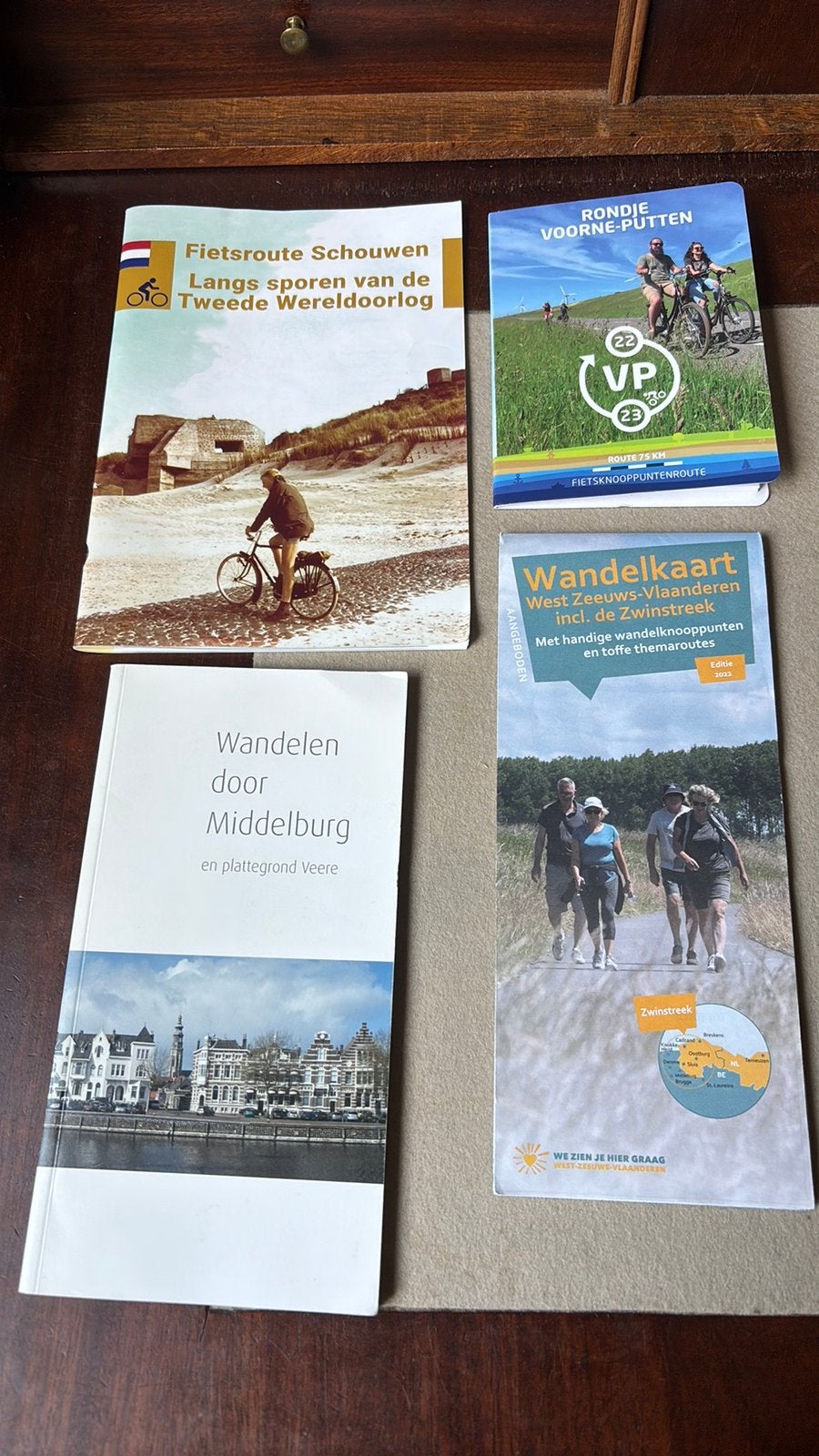 Zeeland - wandel en fiets kaarten, Overige merken, Fiets- of Wandelgids, Ophalen of Verzenden, Zo goed als nieuw
