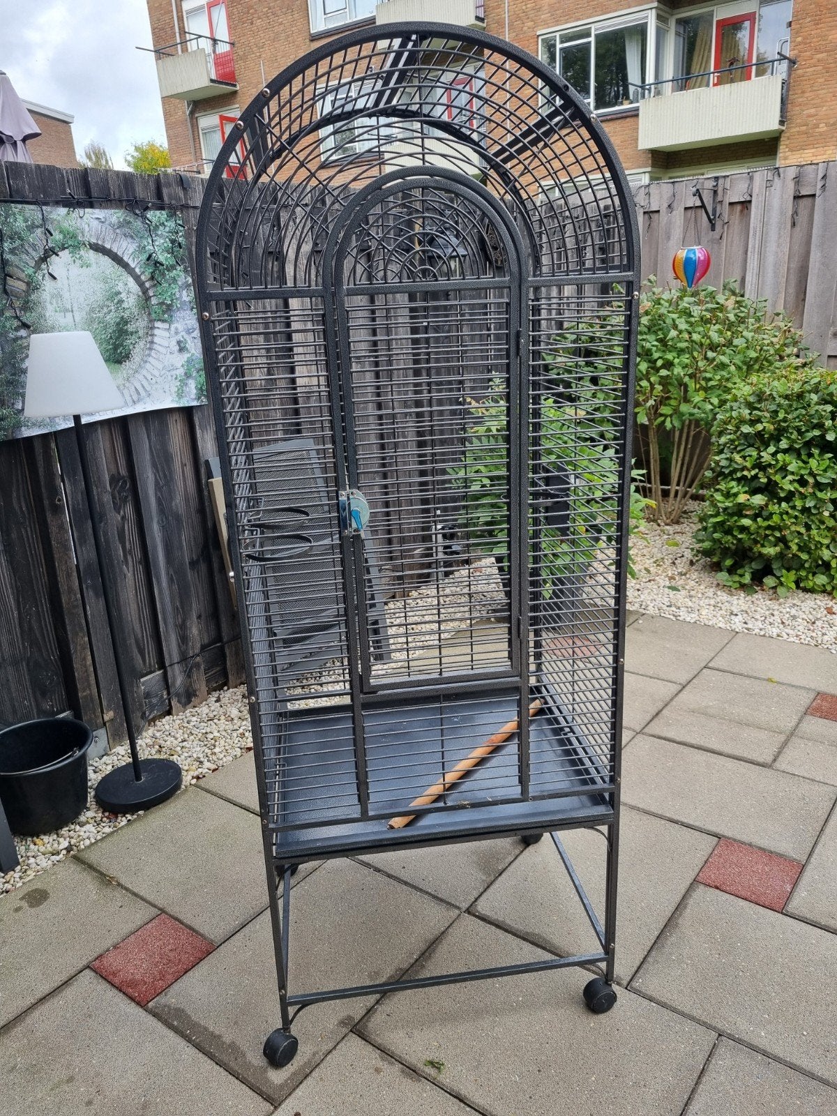 te koop grote vogelkooi.voor papagaai dwergpapagaai of valkp, Ophalen, Metaal, Vogelkooi