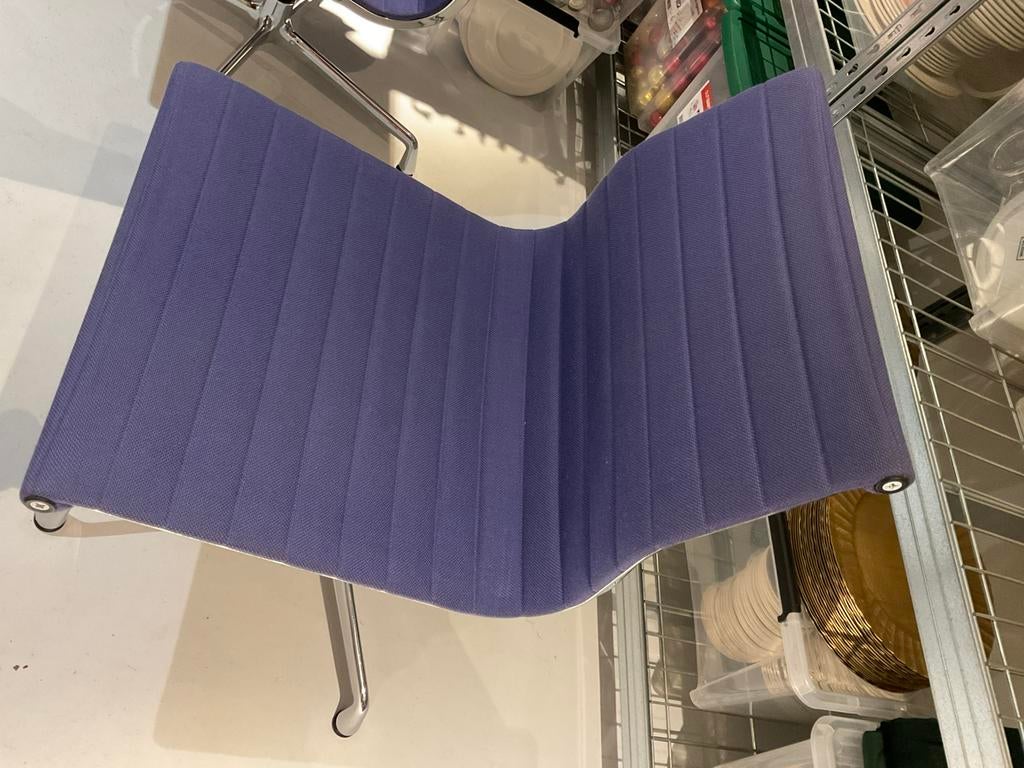 Vitra Eames stoel, Ophalen, Blauw, Zo goed als nieuw, Vier