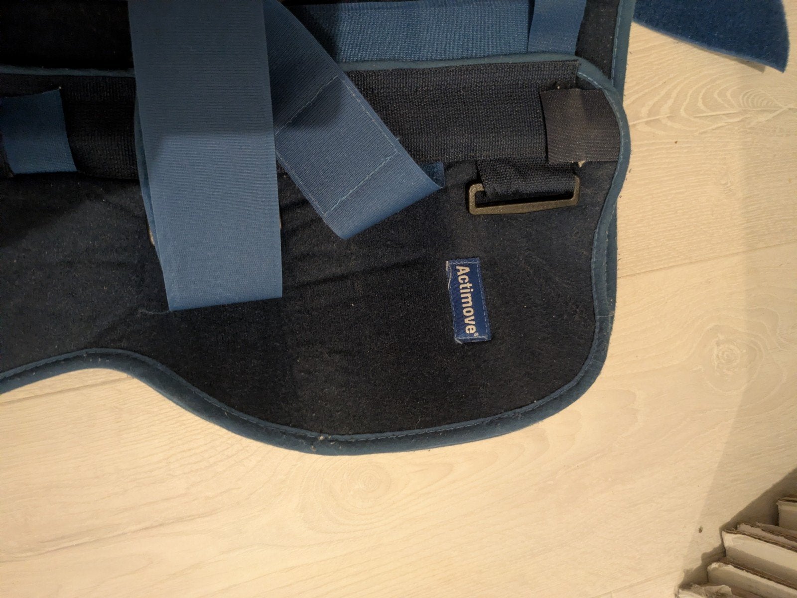 Actimove brace, kniestabilisator, Ophalen, Gebruikt