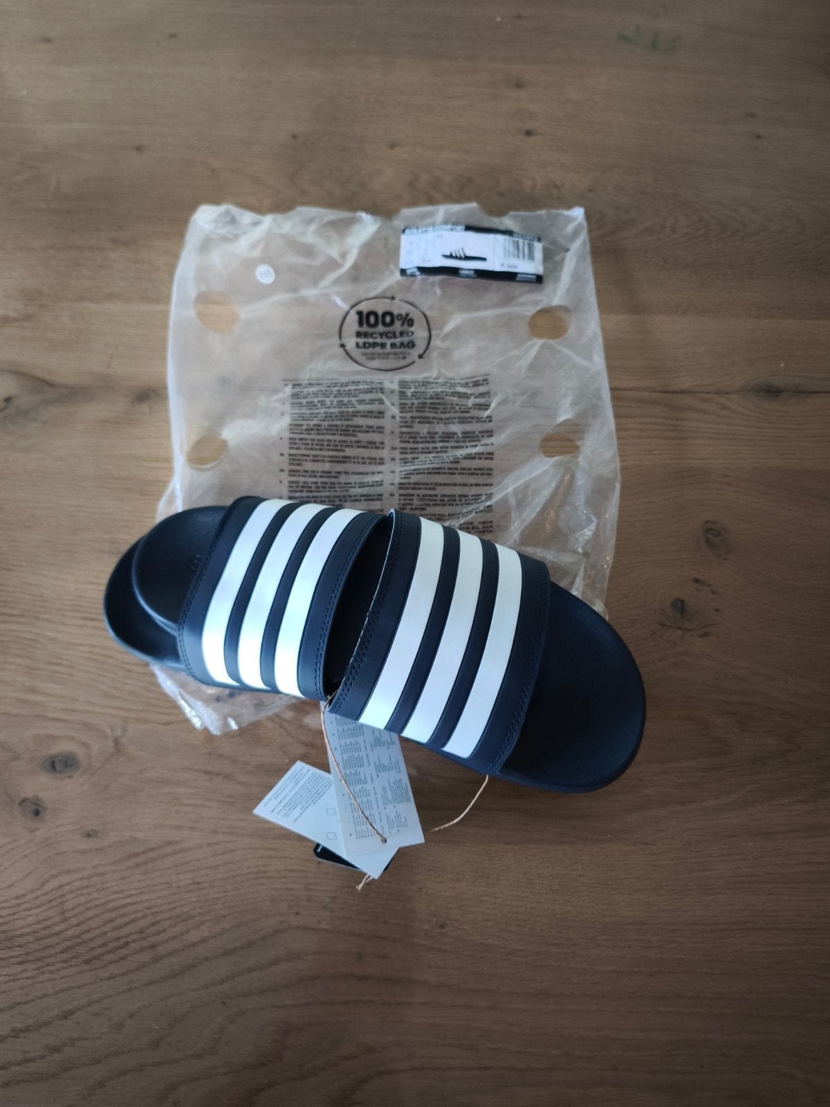 Adidas Adilette comfort slippers - Nieuw in verpakking, Ophalen, Nieuw, Blauw, Slippers