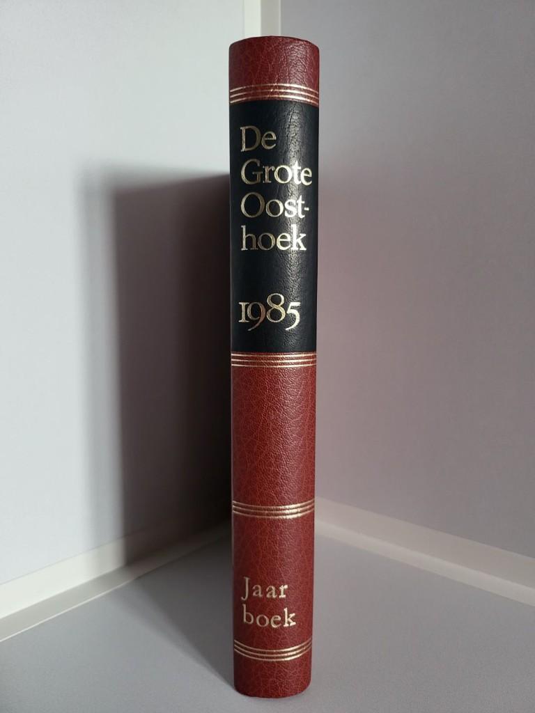 Jaarboek De Grote Oosthoek van het jaar 1985, Nieuw, Diverse auteurs, Ophalen of Verzenden, Wereld