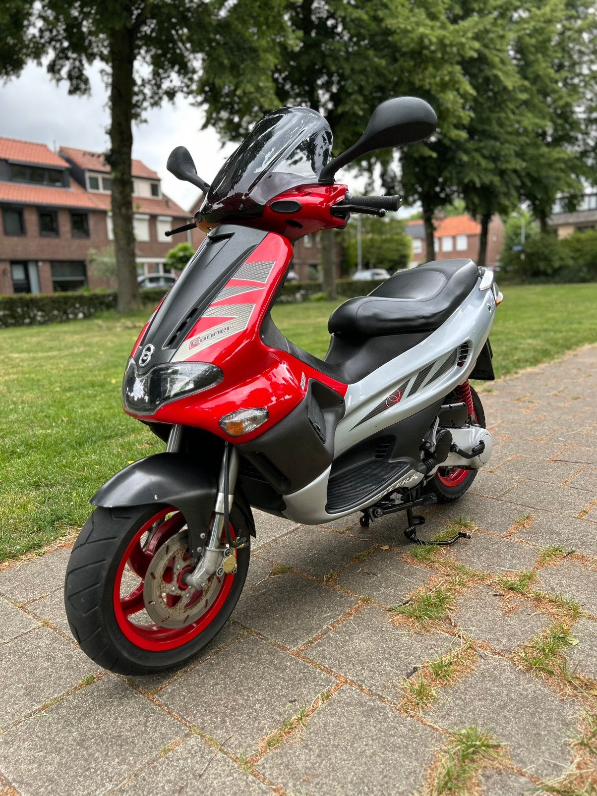 Gilera runner 50cc brom (gereviseerd), Fietsen en Brommers, Scooters | Yamaha, Ophalen, Zo goed als nieuw
