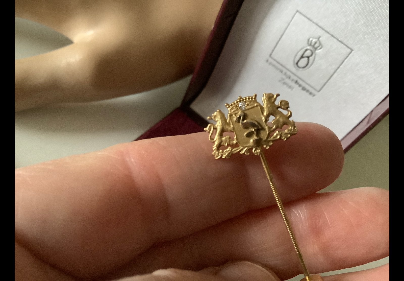 Vintage gouden spel broche Den Haag wapen diamant 14 k goud, Verzenden, Zo goed als nieuw