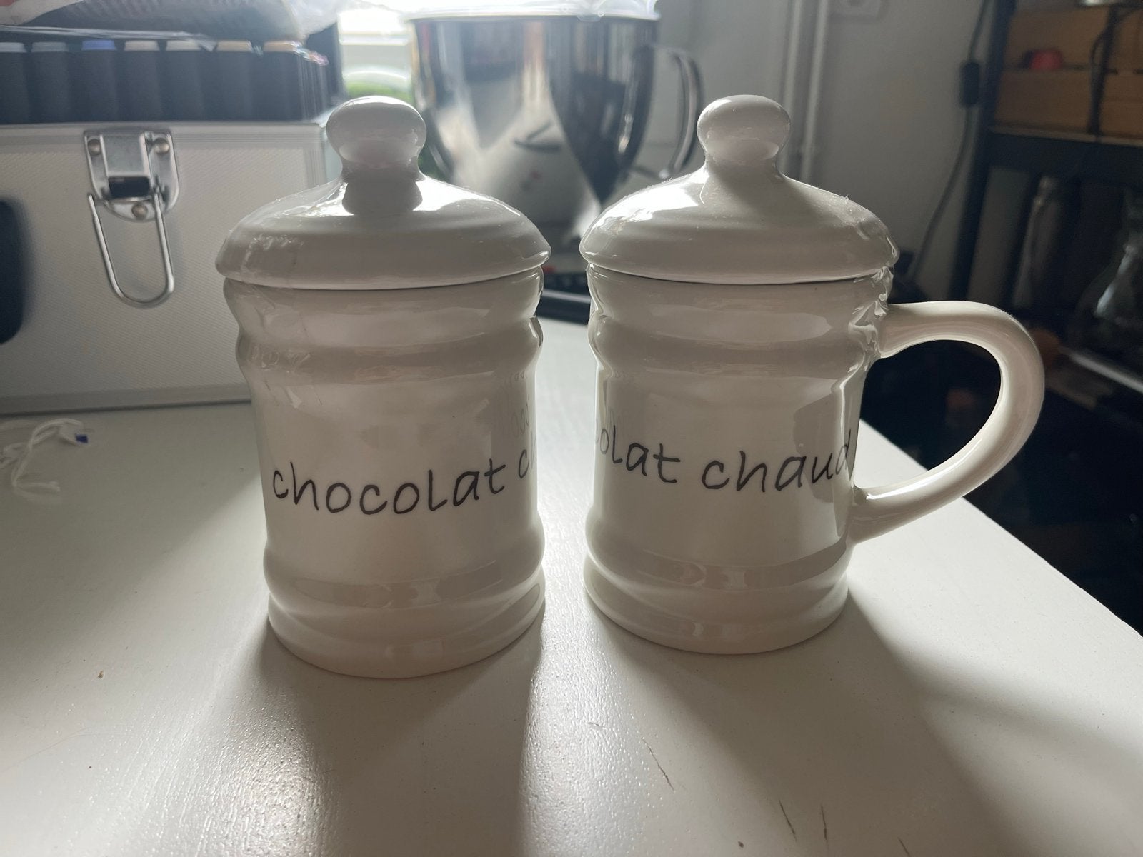 Riviera Maison 'Chocolat Chaud' mokken (set van 2), Overige merken, Keramiek, Ophalen of Verzenden, Zo goed als nieuw