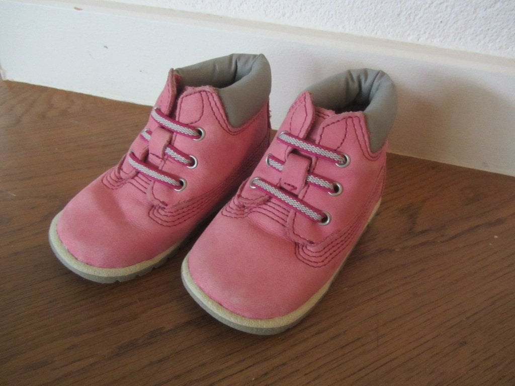 Roze schoentjes Timberland maat 18, Kinderen en Baby's, Schoentjes, Meisje, Ophalen of Verzenden, Zo goed als nieuw