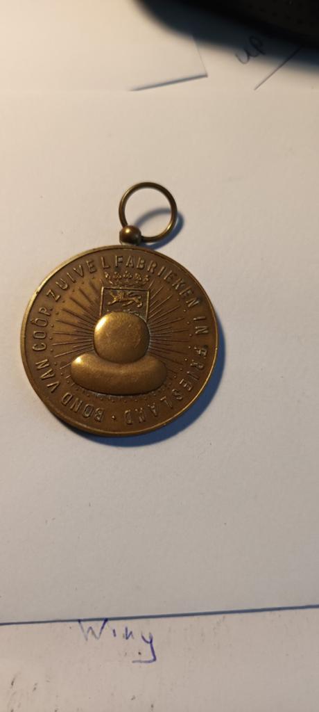 Medaille Coöp. Zuivelfabriek Giekerk 1972 Kaaskeuringsring, Postzegels en Munten, Ophalen of Verzenden, Brons, Nederland
