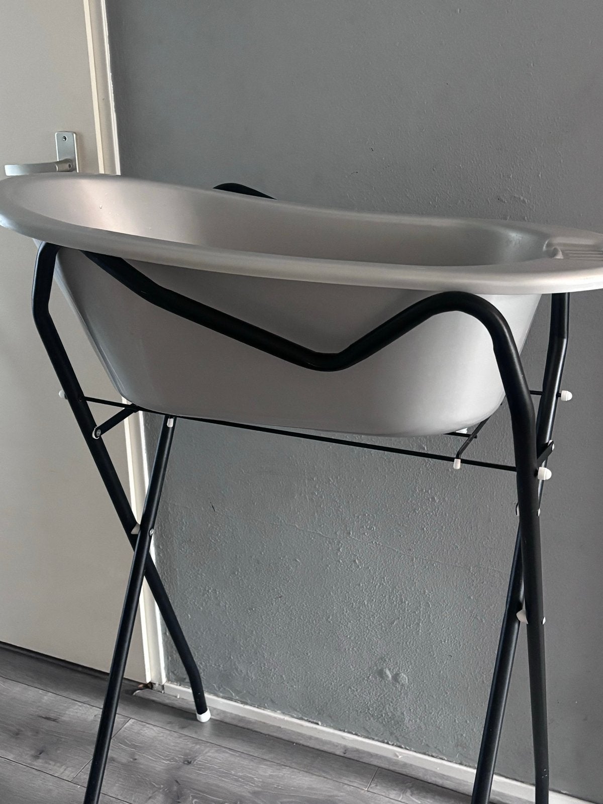 Babybadje met standaard, Kinderen en Baby's, Ophalen of Verzenden, Gebruikt, Badje, Overige merken