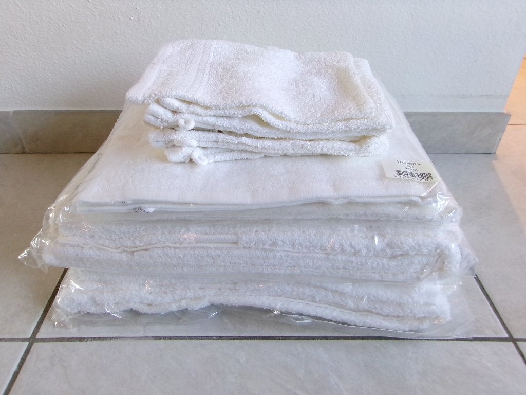 nieuw badtextiel 16 stuks, Ophalen of Verzenden, Nieuw, Wit, Handdoek