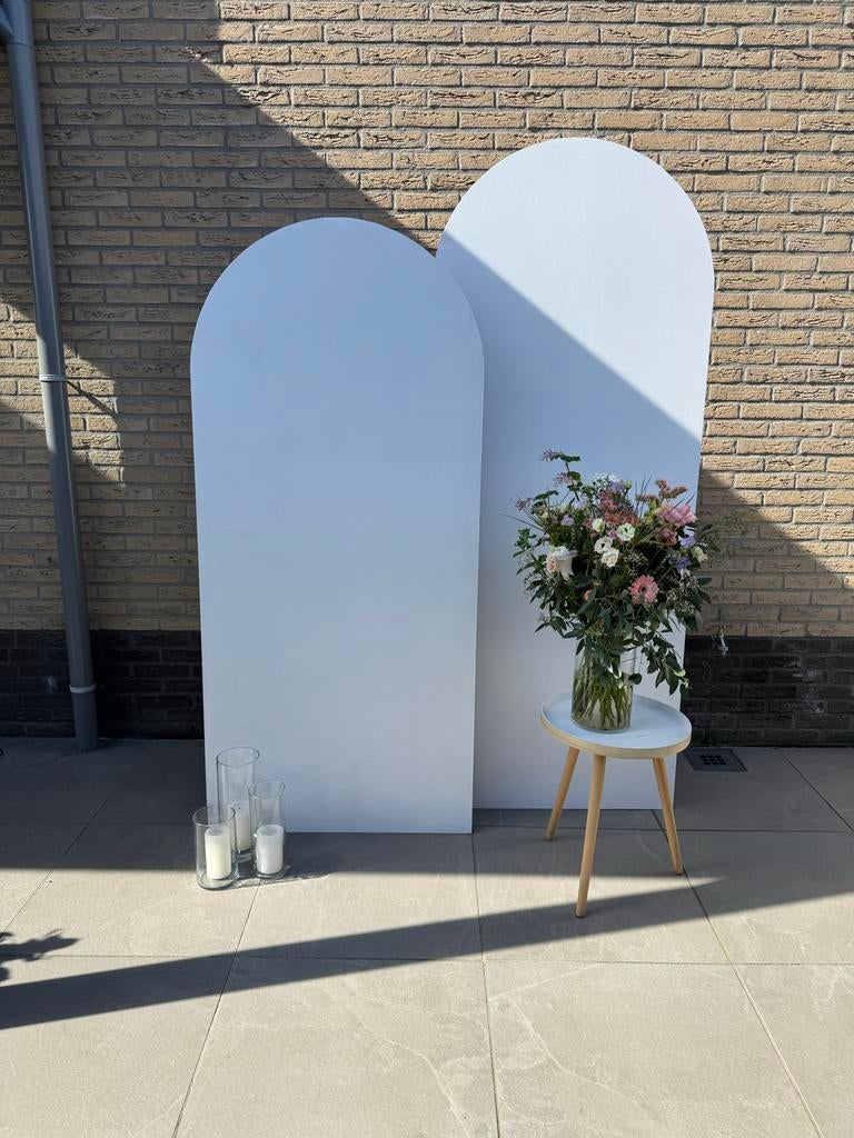 Te huur: 2 witte backdrop borden voor huwelijk/trouwerij, Ophalen, Zo goed als nieuw, Geboorte of Huwelijk
