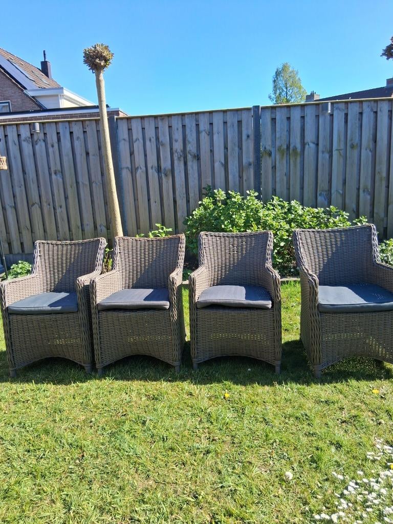 Wicker tuinstoelen GRATIS, Ophalen, Gebruikt, Wicker, 4 zitplaatsen