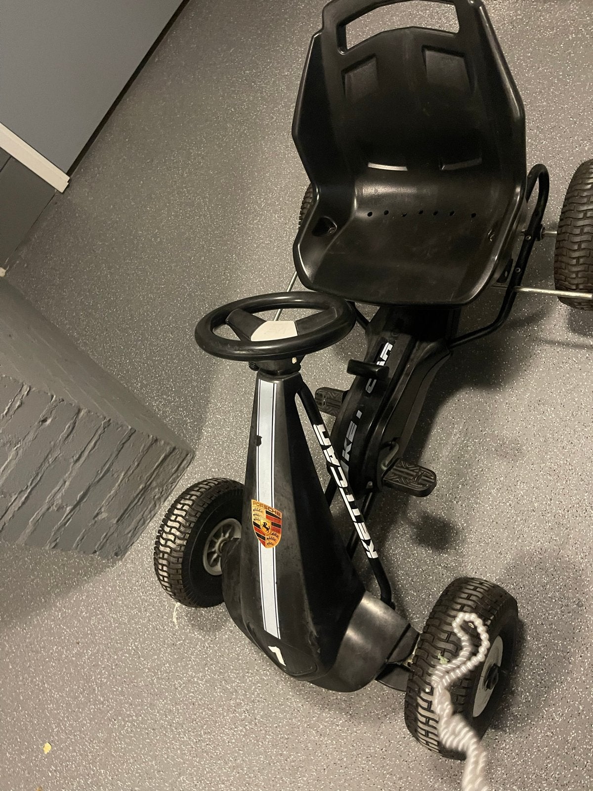 Kettcar Porsche Go-Kart - Zwart met Witte Streep, Kinderen en Baby's, Ophalen, Zo goed als nieuw, Overige merken