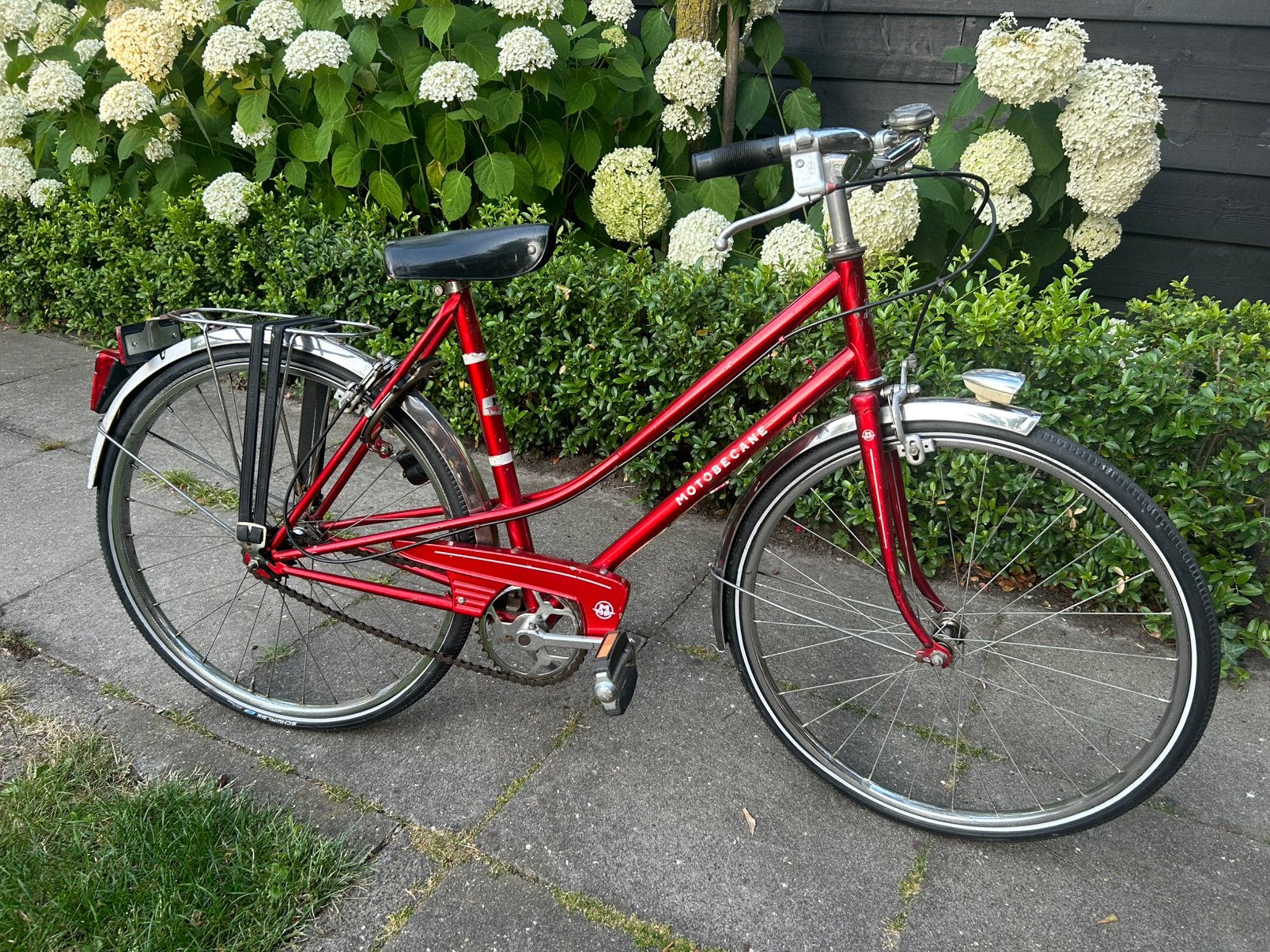 Authentieke Motobecane kinderfiets 22 inch rood nwe banden, Fietsen en Brommers, Fietsen | Dames | Damesfietsen, Gebruikt, Overige merken