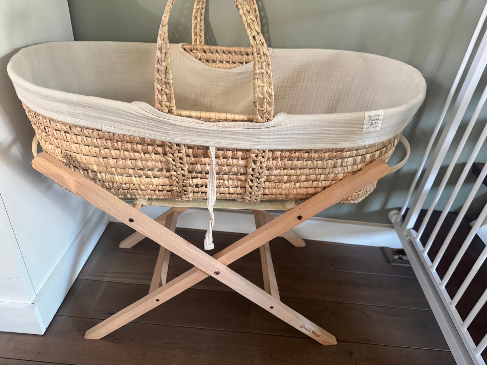 Mooi Funna Baby wiegje met matras en standaard, Ophalen, Zo goed als nieuw, Wieg