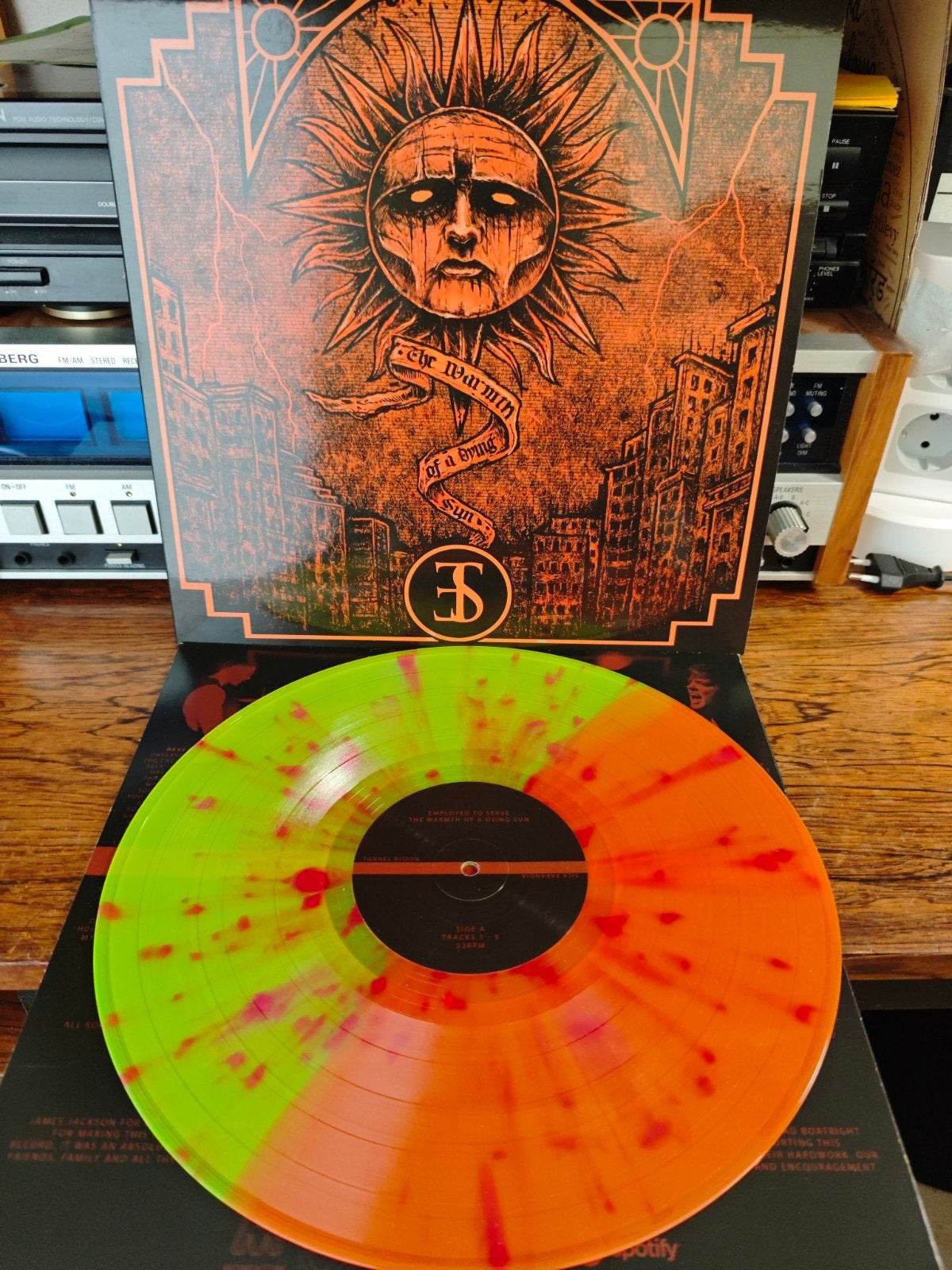 The Warmth of a Dying Sun - Orange/Groen Splatter Vinyl, Inclusief binnenhoes, Overige genres, Ophalen of Verzenden, Zo goed als nieuw