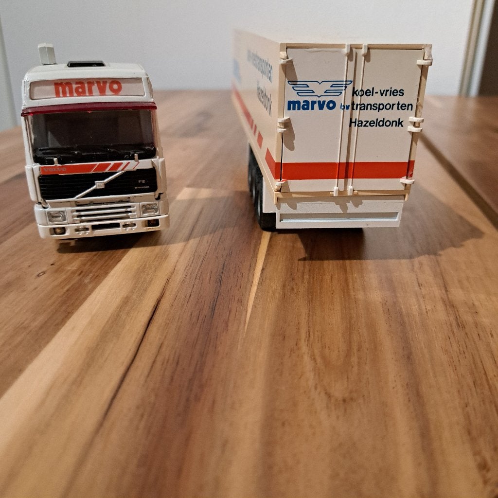 Volvo F12 met koel-vriestr. MARVO Hazeldonk Div VOLVO,S N.ST, Ophalen of Verzenden, Zo goed als nieuw, Bus of Vrachtwagen, Tekno