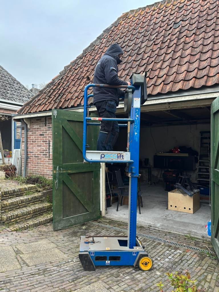 Power tower hoogwerkers elektrische, Doe-het-zelf en Verbouw, Transportwagens, 100 liter of meer, Ophalen of Verzenden, Zo goed als nieuw