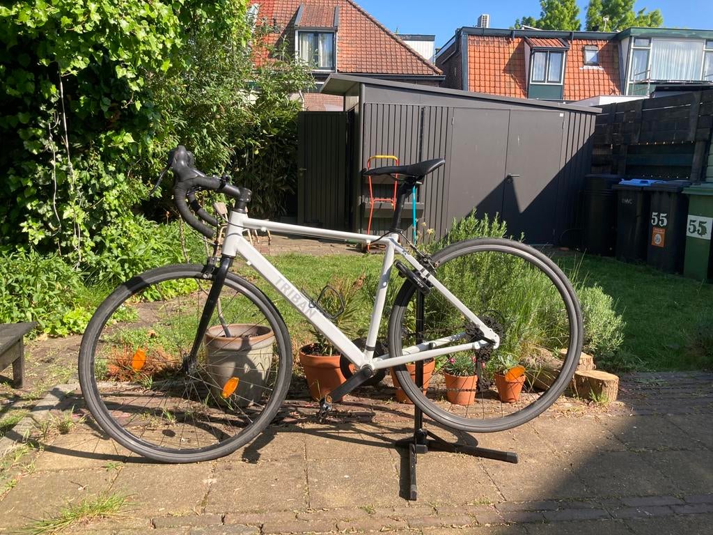 Decathlon Triban maat S wit 8-speed, Fietsen en Brommers, Fietsen | Racefietsen, Gebruikt, Velgrem, Aluminium, Ophalen