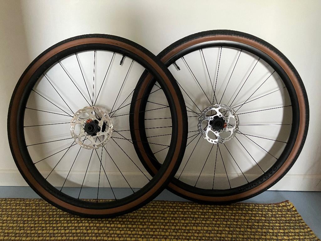 Bontrager Paradigm wielset Tubeless + banden & remschijven, Wiel, Bontrager Trek, Ophalen of Verzenden, Zo goed als nieuw
