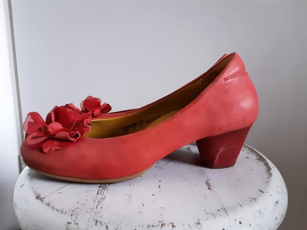 THINK!  Schoenen pumps maat 38   koraalroze, Kleding | Dames, Schoenen, Pumps, Think!, Ophalen of Verzenden, Gedragen