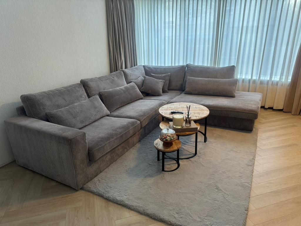 Comfortabele ribstof hoekbank incl tapijt- in goede staat, Huis en Inrichting, Banken | Bankstellen, Hoekbank, 300 cm of meer