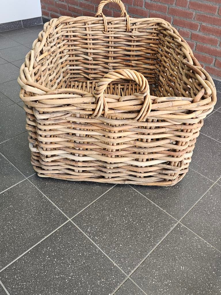 Luxe | Rotan manden | Rieten manden, Huis en Inrichting, Woonaccessoires | Schalen en Manden, Mand, M, Ophalen of Verzenden, Zo goed als nieuw