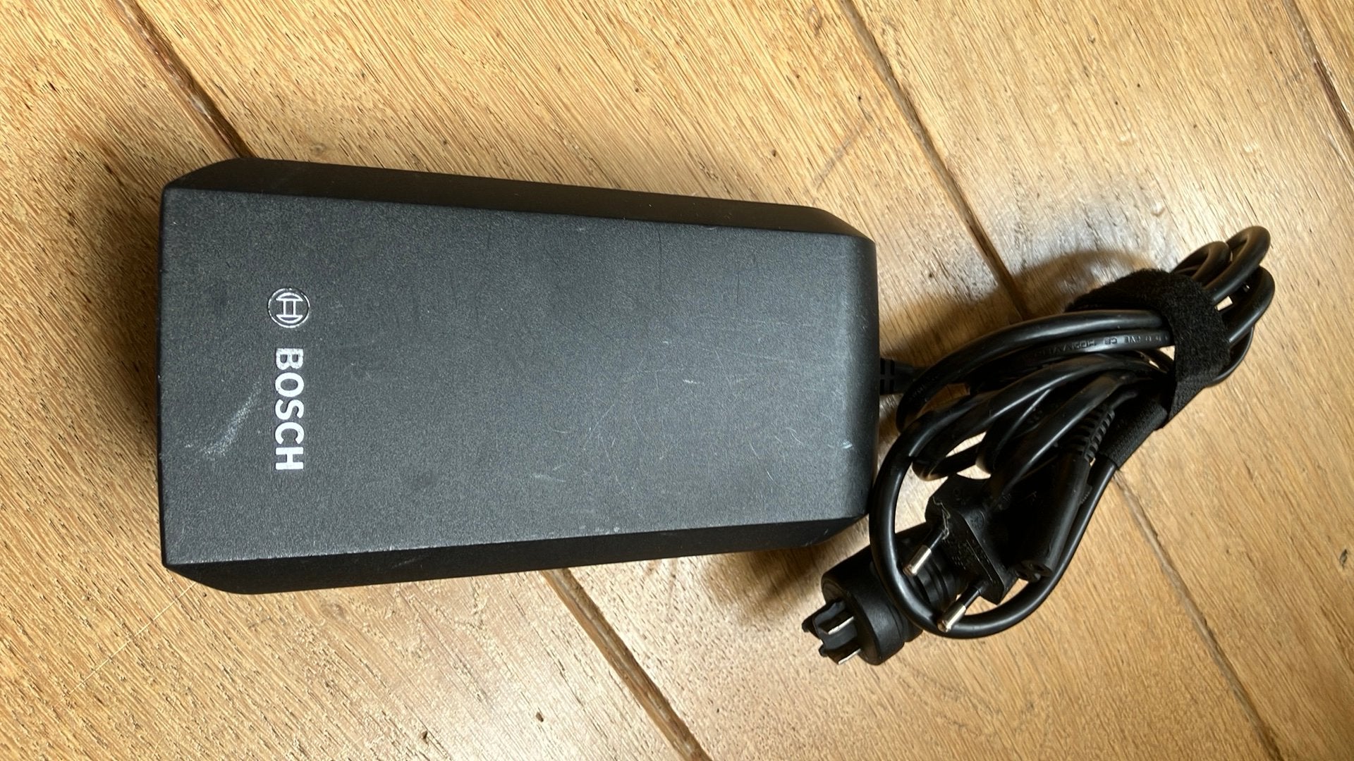 Bosch oplader fiets Batavus velder i-go power plus, Ophalen, Zo goed als nieuw