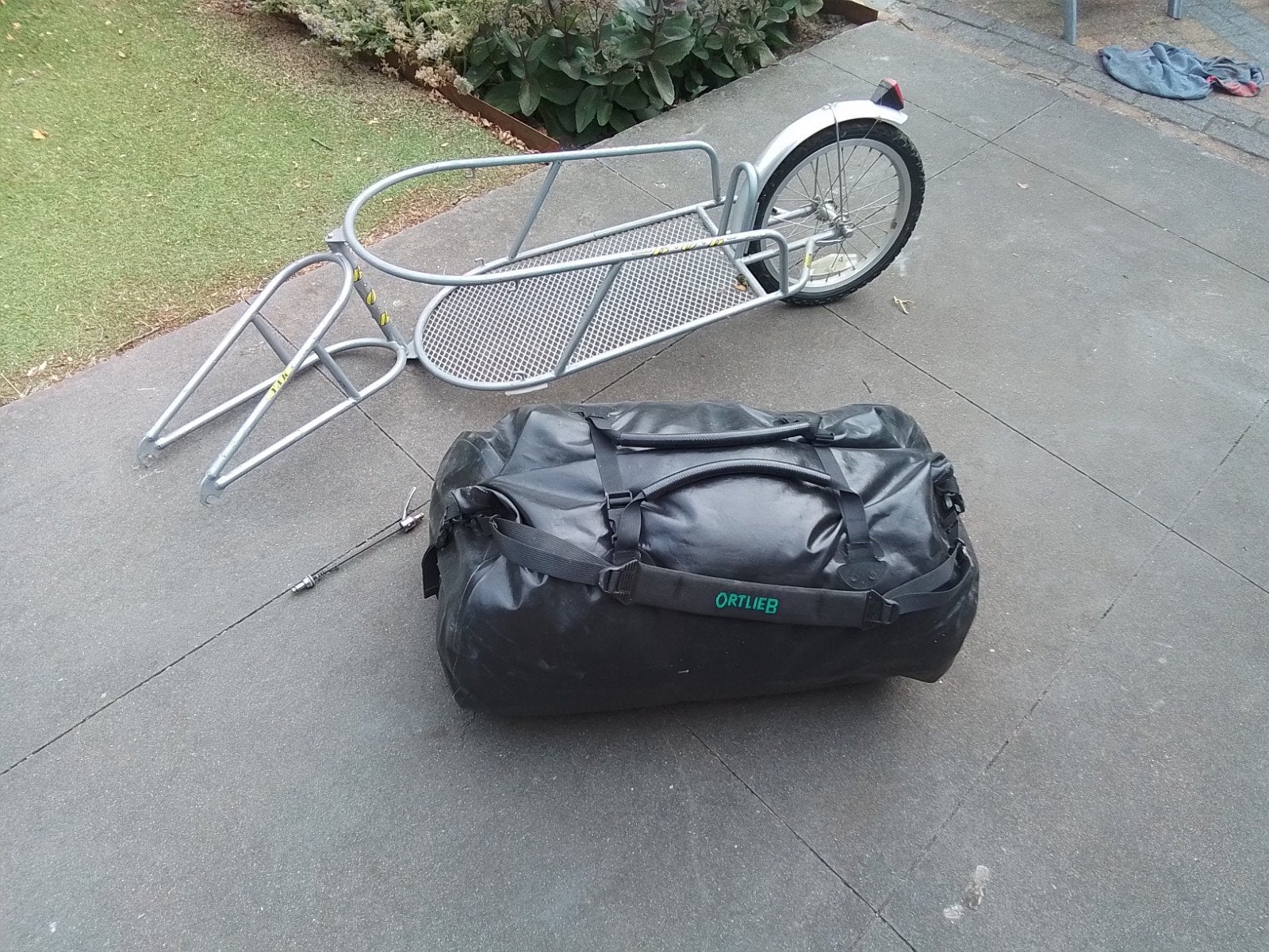 BOB yak fietsaanhanger met Ortlieb rack pack 70 liter, Ophalen