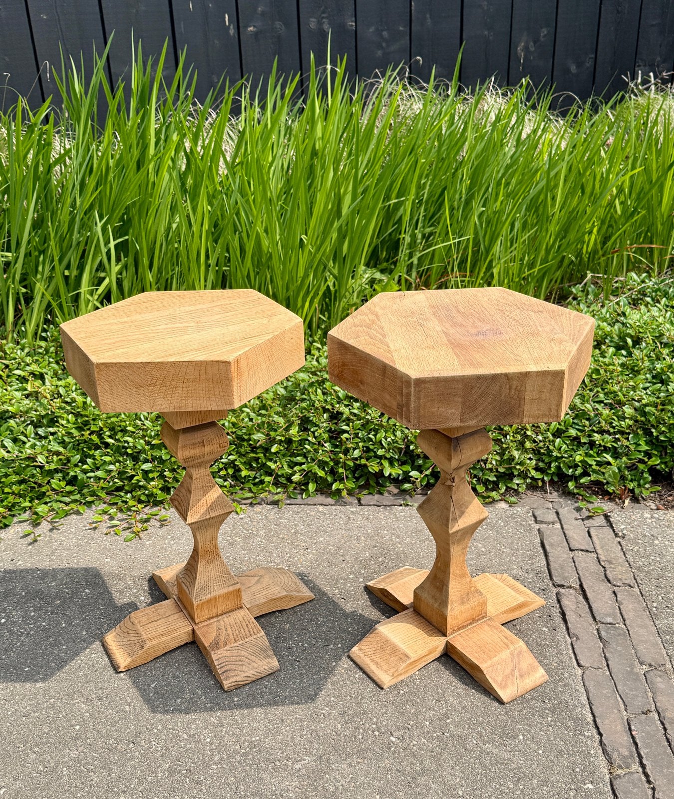 Twee massief houten bijzettafeltjes, Huis en Inrichting, Ophalen