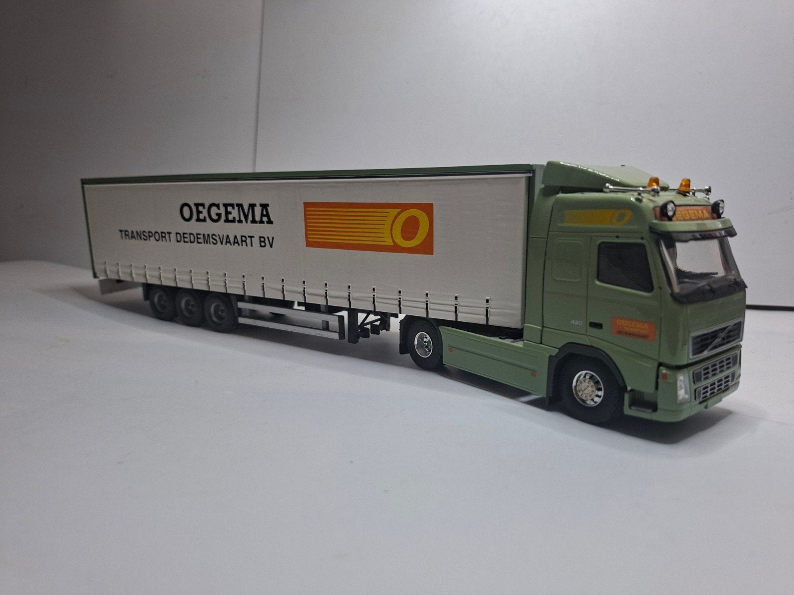 tekno wsi volvo oegema., Ophalen, Zo goed als nieuw