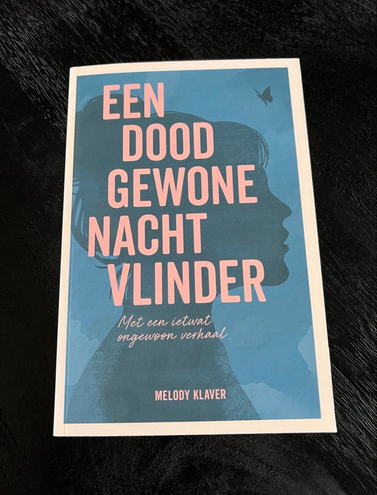 Een Doodgewone Nachtvlinder - Melody Klaver (Nieuw), Ophalen of Verzenden, Nieuw, Nederland