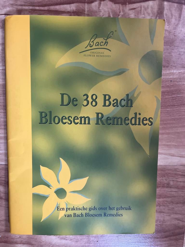 De 38 Bach Bloesem Remedies - Praktische Gids, Ophalen of Verzenden, Gelezen, Kruiden en Alternatief