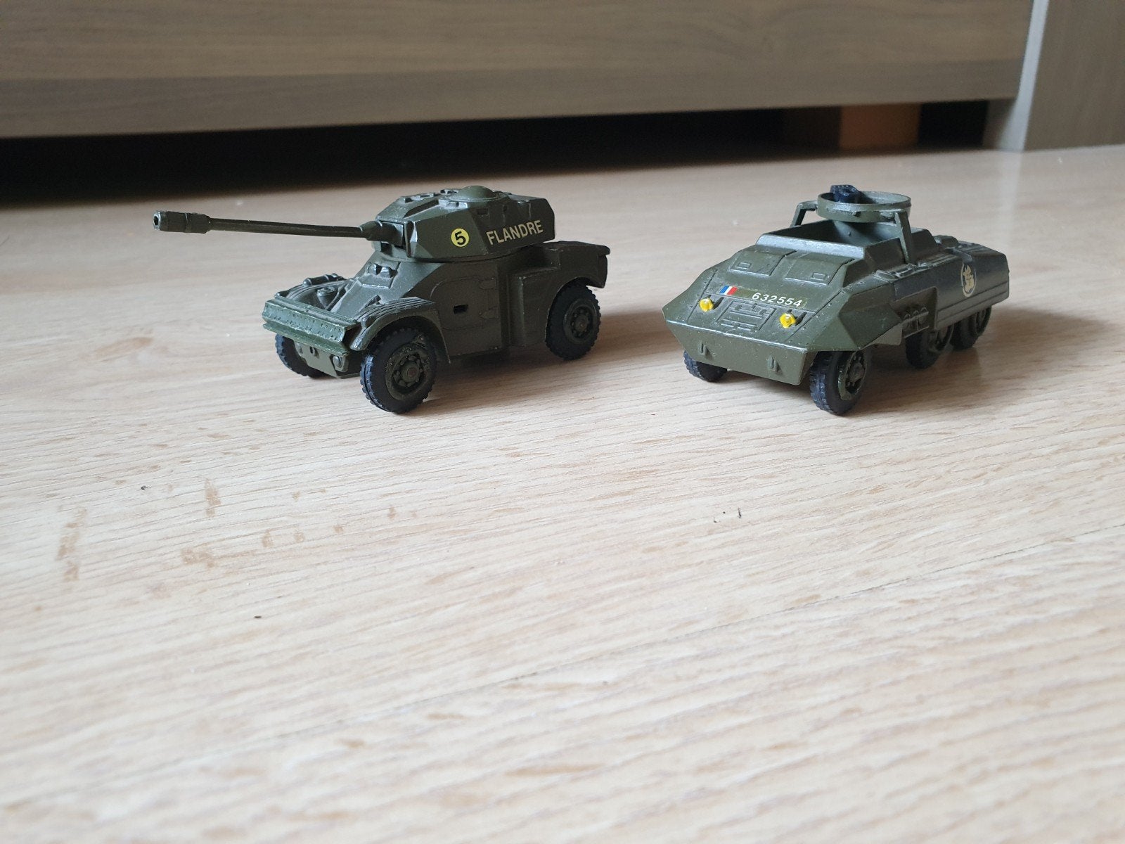 2 legervoertuigen van merk Solido, Ophalen, Auto, Overige merken