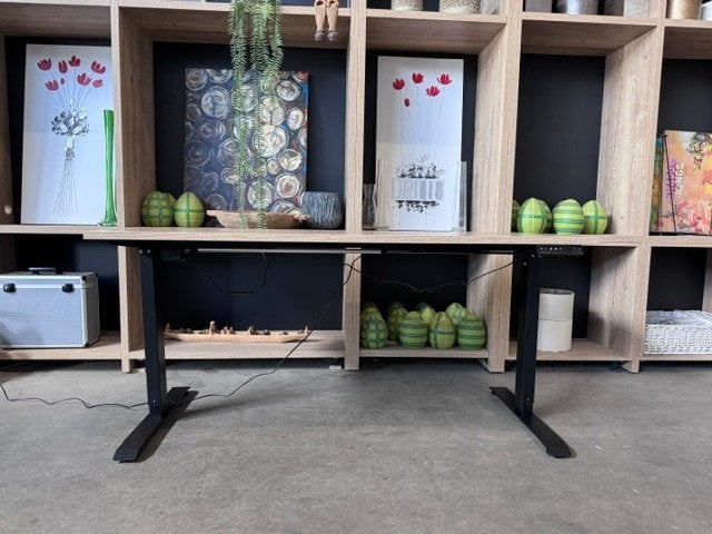 Elektrisch zit-sta bureau – 2 stuks, 160 cm, Gebruikt, Metaal, Ophalen of Verzenden