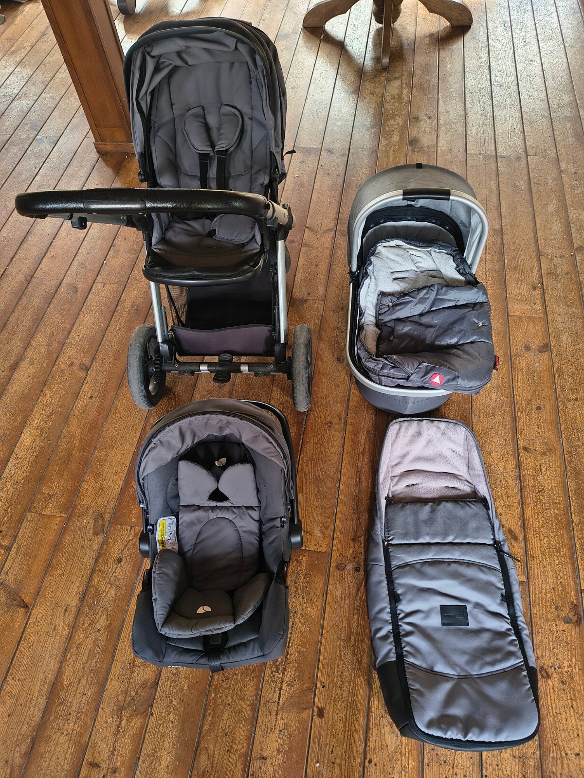 Complete Joie kinderwagen set met autostoel en accessoires, Kinderen en Baby's, Kinderwagens en Combinaties, Gebruikt, Verstelbare duwstang