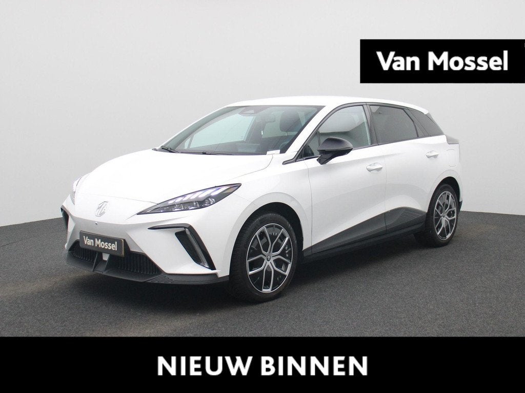 MG MG4 64 kWh Luxury, Auto's, MG, Automaat, 12 maanden, Gebruikt, 1675 kg