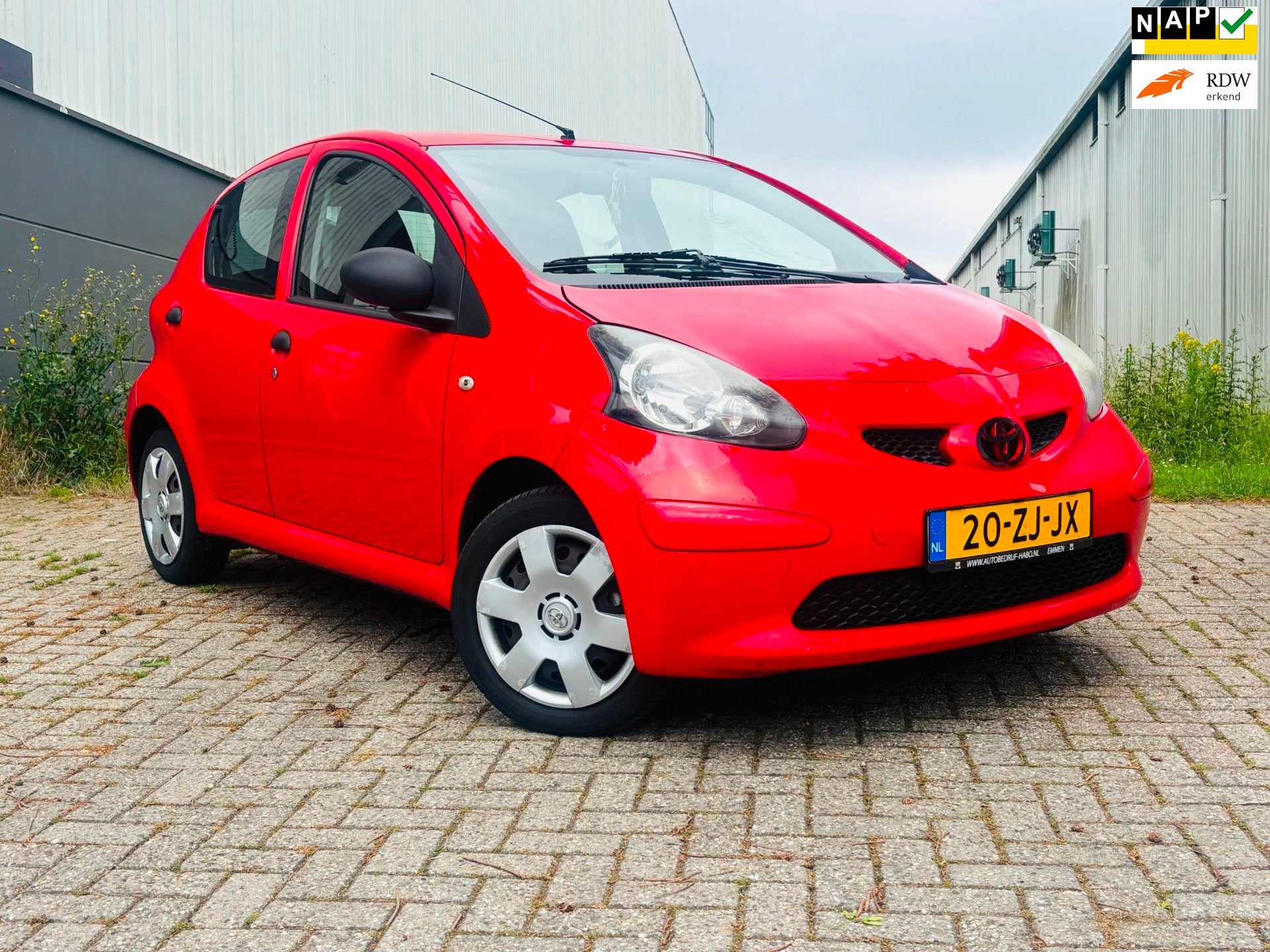 Toyota Aygo 1.0-12V NIEUWE APK, Voorwielaandrijving, Stof, Zwart, 4 stoelen