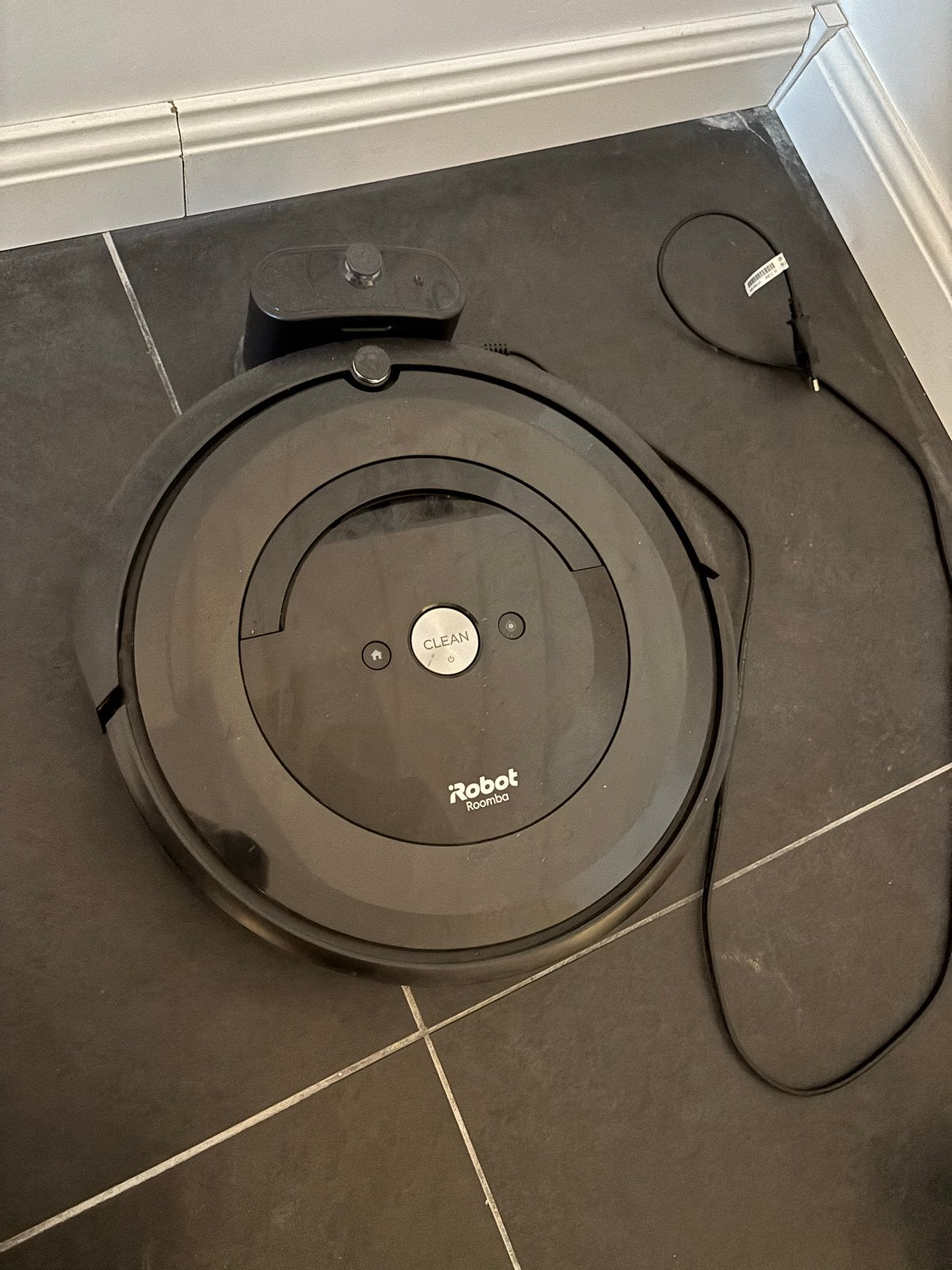 iRobot Roomba E5 Robotstofzuiger - Goede Staat, Ophalen, IRobot, Oplaadstation, Zo goed als nieuw