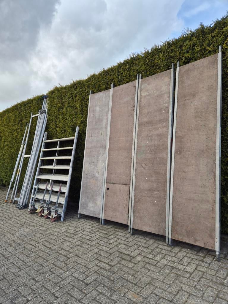 Layher groot aluminium rolsteiger oerdegelijke steiger, Ophalen, Gebruikt, Rolsteiger of Kamersteiger, 5 meter of hoger
