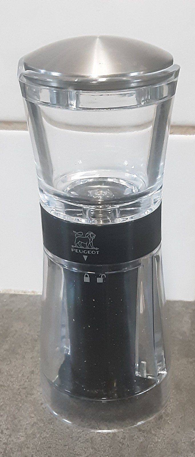 PEUGEOT nootmuskaatmolen, Ophalen