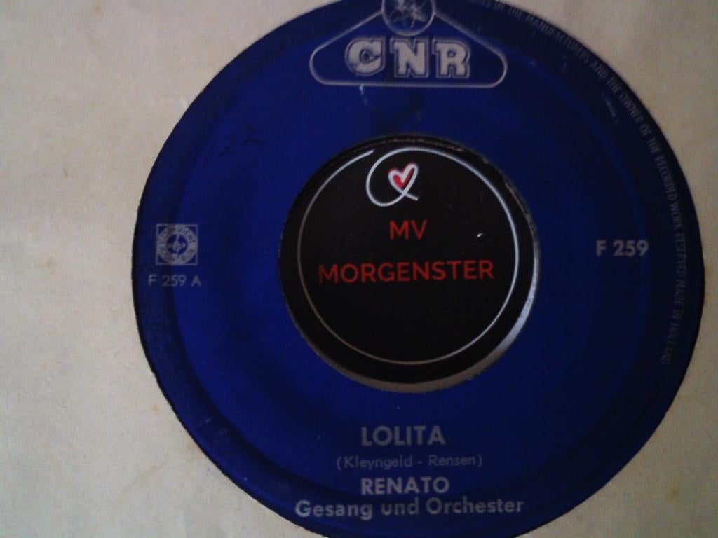 renato -- lolita 7mei, 7 inch, Single, Ophalen of Verzenden, Zo goed als nieuw