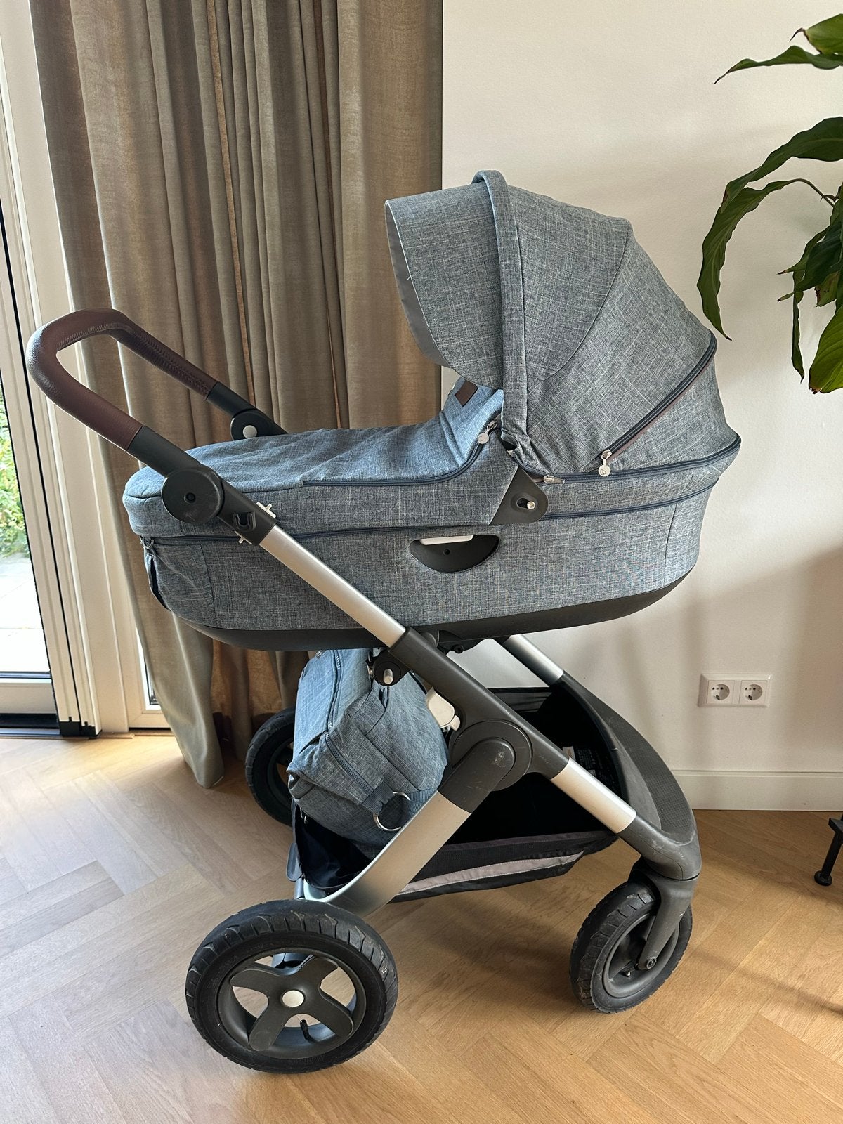 Stokke Trailez  kinderwagen met reiswieg en accessoires, Kinderen en Baby's, Ophalen of Verzenden, Zo goed als nieuw, Met reiswieg
